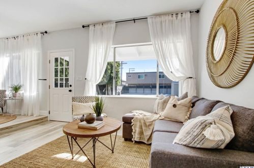 230 Winchester Ave, Glendale CA  91201-1219 exterior
