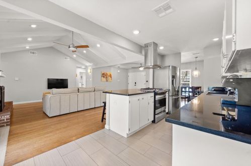 2608 Dunbarton Dr, Austin TX  78723-2233 exterior