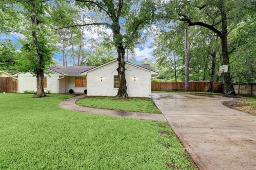 18077 Martin Dr, Conroe, TX 77302-5661