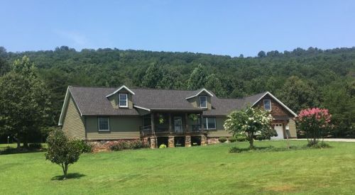 53 Valley Gln, Trenton, GA 30752-4699