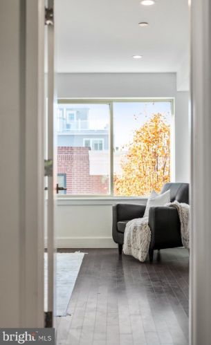 1342 19 St, Philadelphia PA  19146-4665 exterior