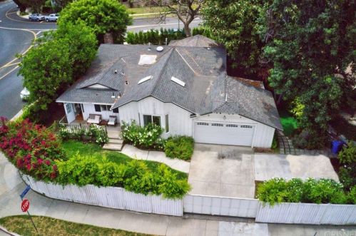 4483 Sherman Oaks Cir, Van Nuys, CA 91403-3818