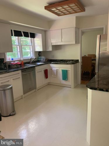 90 Woodside Ln, Princeton NJ  08540-5426 exterior