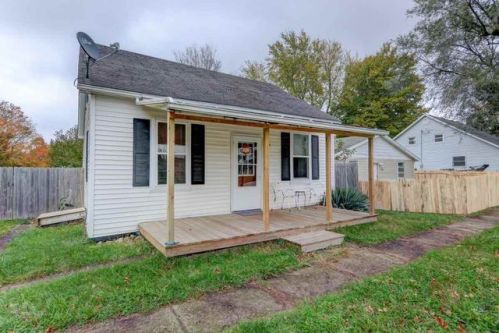 216 Oak St, Maroa, IL 61756-9309