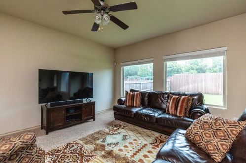 1824 Kachina Lodge Rd, Fort Worth TX  76131-2403 exterior