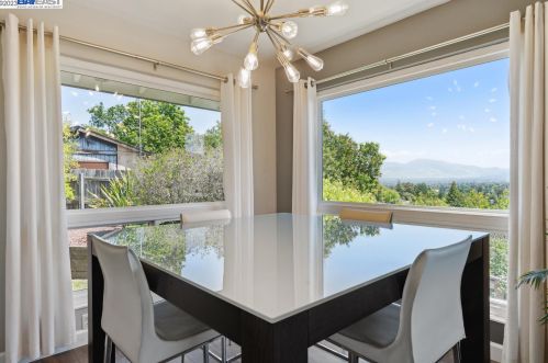 566 Webster Dr, Pacheco, CA 94553-6034