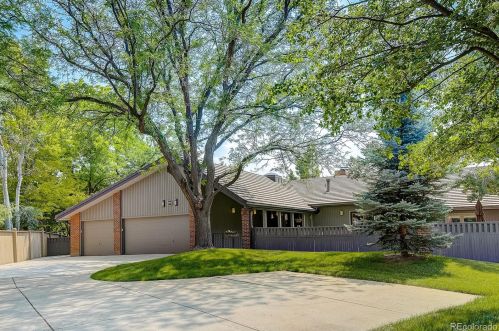 27 Beacon Hill Ln, Englewood, CO 80111-5244