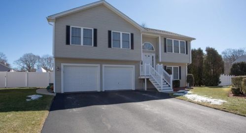 50 Mckay Ct, Warwick, RI 02889-3293