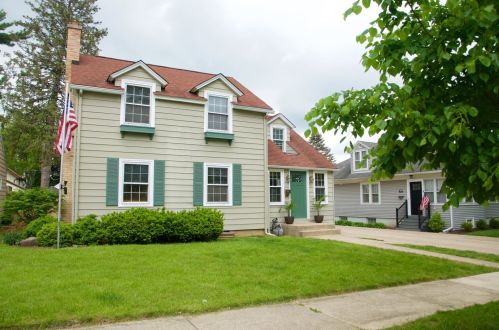 86 Hawley Ave, Barrington Hills, IL 60118