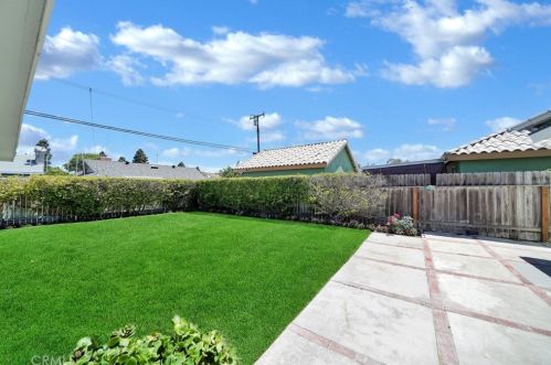 5771 Heil Ave, Huntington Beach CA  92649-3771 exterior