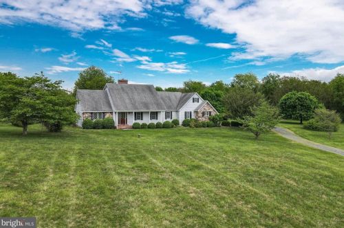 279 Burch Ln, Boyce, VA 22620-2828