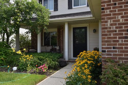 135 Lilac Ln, Buffalo Grove, IL 60089-1847