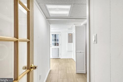 9919 Coffer Woods Rd, Springfield VA  22015-2903 exterior