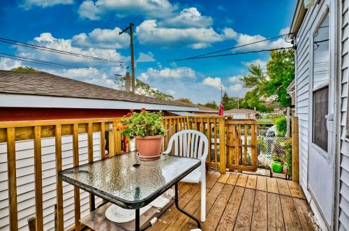6105 Kimball Ave, Chicago, IL 60659-2223