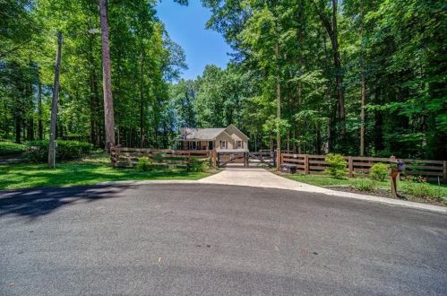 551 Aster Trce, Holly Springs, GA 30115-5416