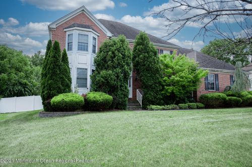 3 Palamino Dr, Jackson Twp, NJ 08527-1386