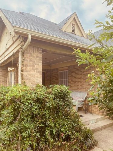 1036 Morningside Dr, Fort Worth, TX 76104-6820