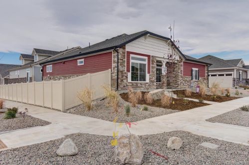 5009 Quatar St, Denver, CO 80019-3556