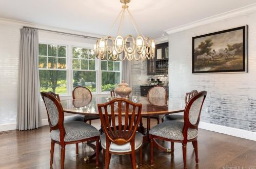 172 Catalpa Rd, Wilton CT  06897-2004 exterior