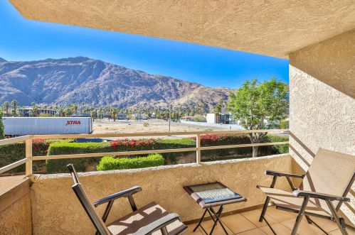 464 Calle Encilia, Palm Springs, CA 92262-7590