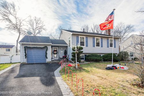 293 Oak Ln, Lakehurst, NJ 08759-6129
