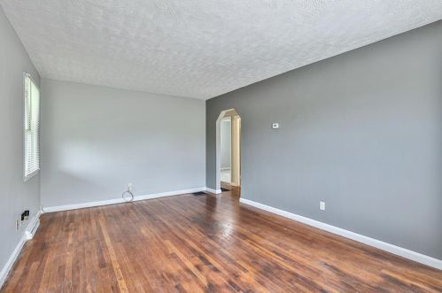 5270 Charloe St, Cincinnati OH  45227-1034 exterior