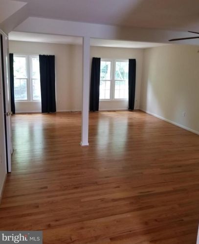 7332 Rockford Dr, Falls Church, VA 22043-2931
