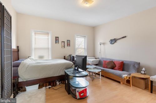 1804 Fairmount Ave, Philadelphia, PA 19130-2814