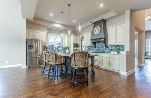 6911 Cyn Mdw Dr, Garland TX  75048-3050 exterior