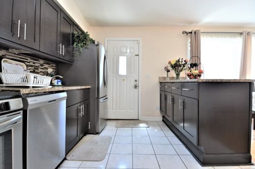 7769 Nordica Ave, Niles IL  60714-3311 exterior