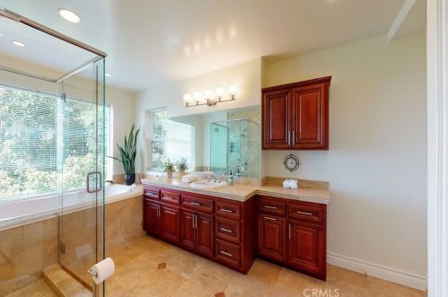 11832 Cir Dr, Whittier CA 90601-2352 exterior