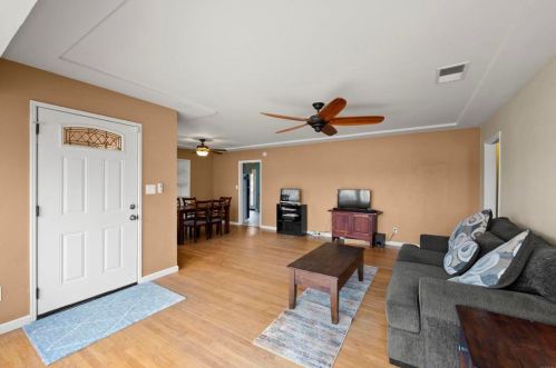 1380 Greenfield Dr, El Cajon, CA 92021-3468