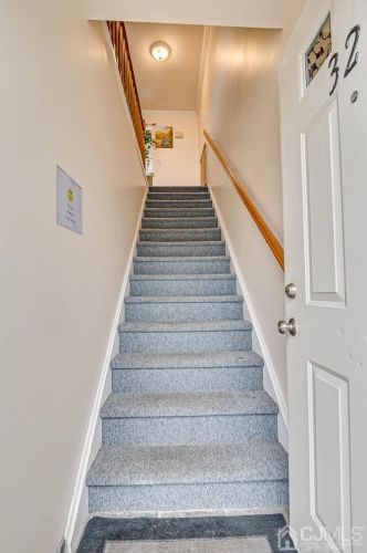 321 Wallace St, Edison, NJ 08817-3379