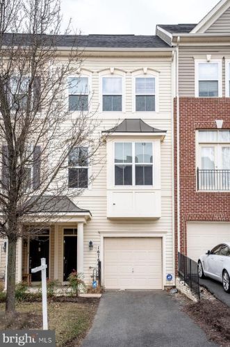 16764 Blackjack Oak Ln, Woodbridge, VA 22191-7517