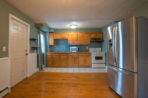 2 Beckside Rd, Providence, RI 02911-1010
