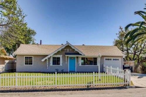 290 Gannet Dr, Vista CA  92083-3011 exterior