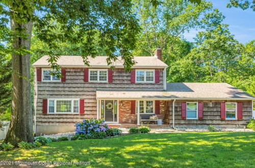 61 Harvard St, Tinton Falls NJ  07701-5771 exterior