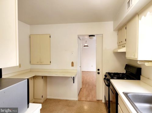 50 Valleybrook Dr, Lancaster PA  17601-4612 exterior