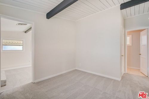 7831 Peachtree Ave, Van Nuys CA  91402-6513 exterior