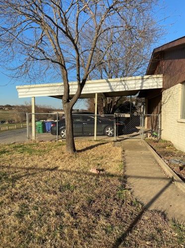 3123 Oak Hl Rd, Carrollton TX 75007-3543 exterior