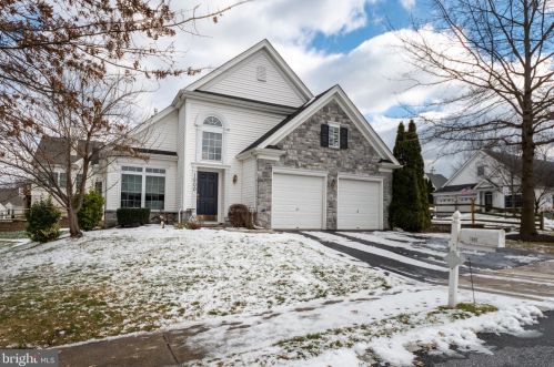 1800 Shearers Dr, Lancaster, PA 17601-4637