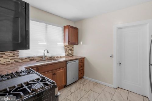 26 Crescent Blvd, Camden NJ  08108-1042 exterior