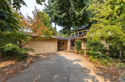 146 Macdonald Ave, Chico, CA 95926-2102