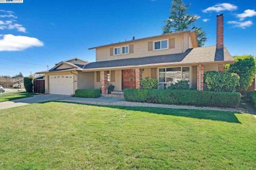 7318 Kolb Pl, Pleasanton, CA 94568-2744
