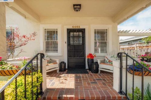 4443 2nd St, Pleasanton, CA 94566-7153