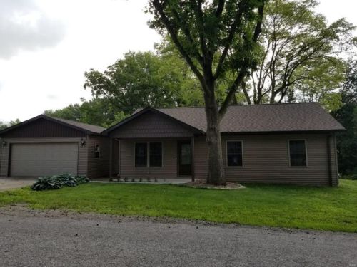 110 Elm St, Grantfork, IL 62249-3266