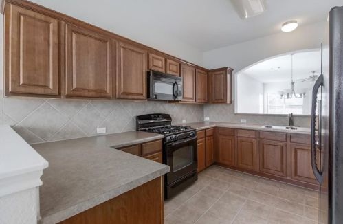11000 Boundless Vly Dr, Austin TX  78754 exterior