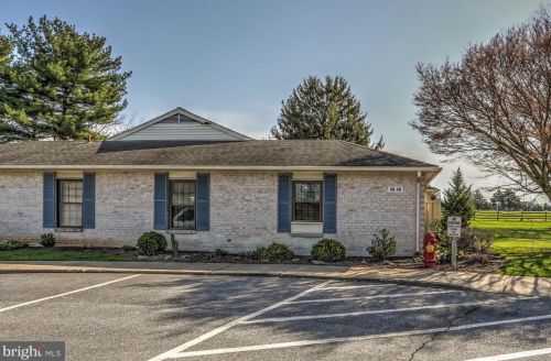 48 Valleybrook Dr, Lancaster, PA 17601-4617