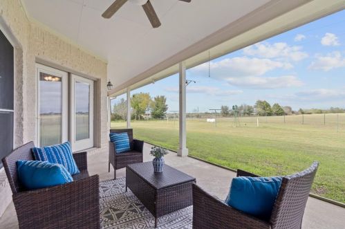 180 Youngs Pr Rd, Webberville TX 78621-5537 exterior