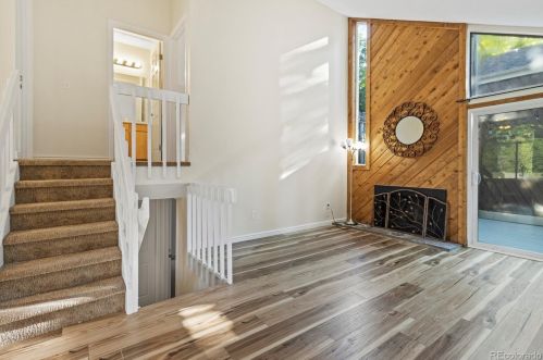 10191 Peakview Ave, Englewood, CO 80111-6107